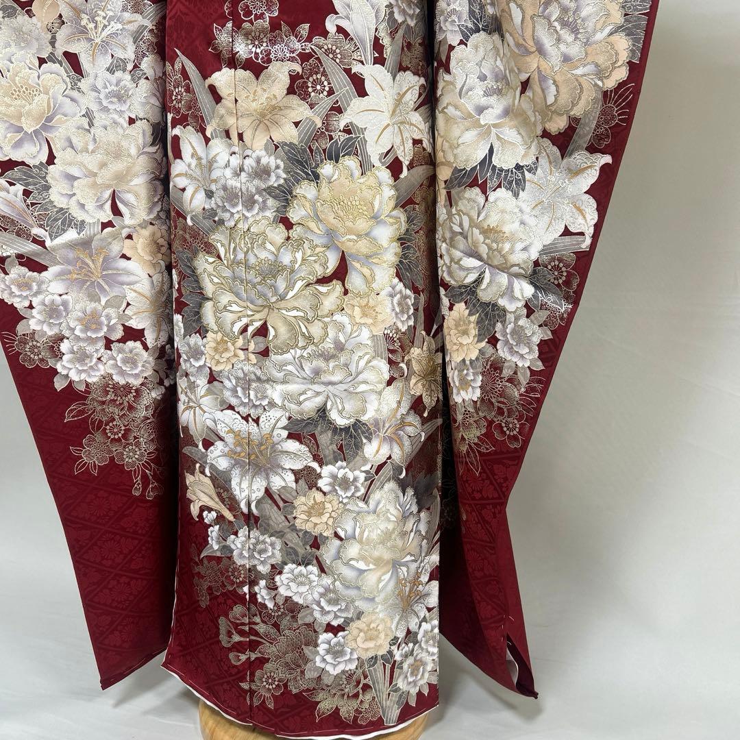 ゴージャス　エンジの牡丹に百合の金彩振袖フルセット