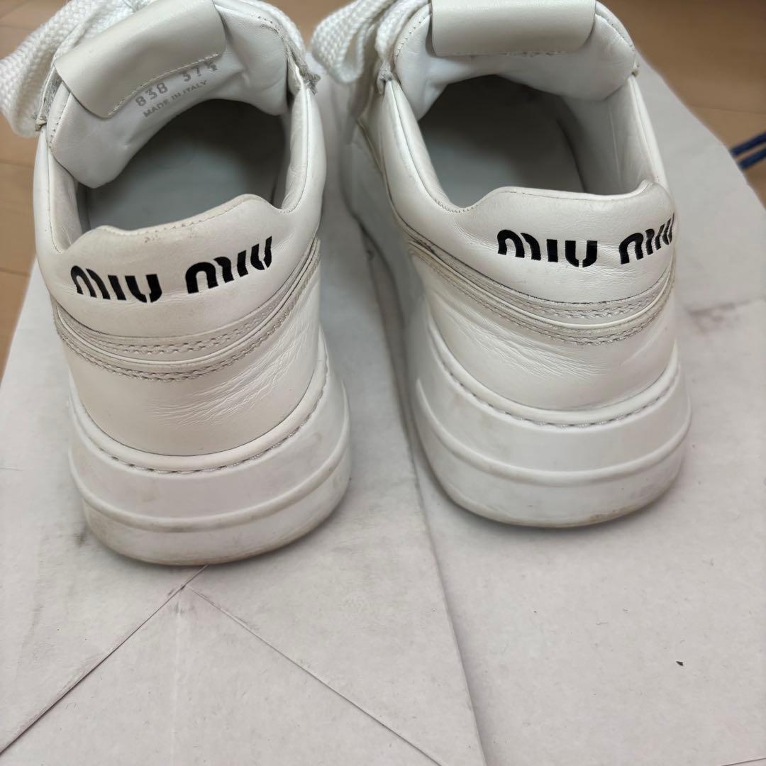 MIUMIU厚底白スニーカー☆ロゴ PRADA