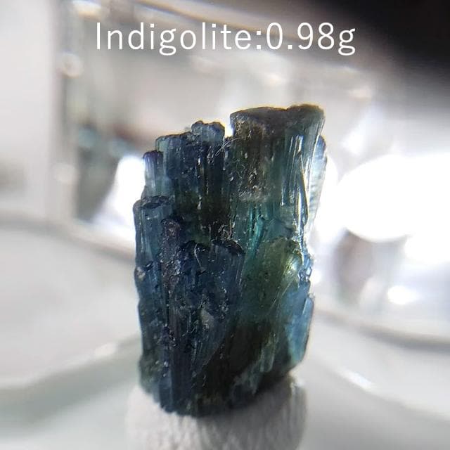 0.98g　インディゴライト　鉱物標本　原石　トルマリン