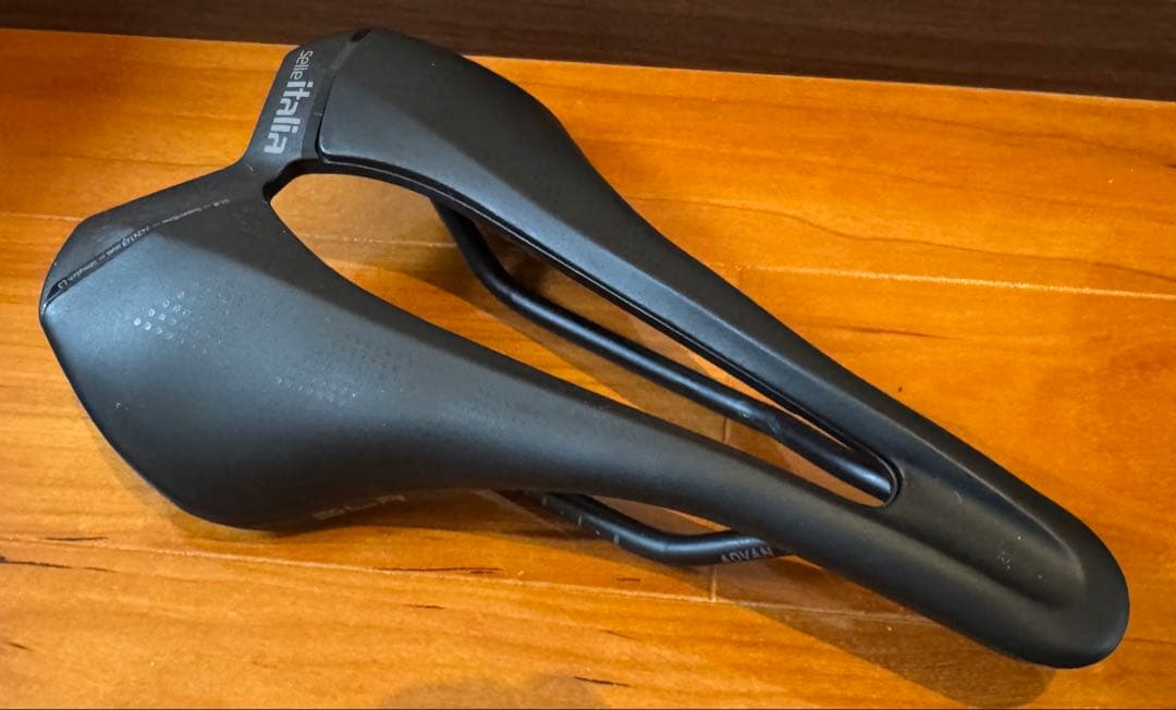 selle ITALIA（セライタリア）SLR L ほぼ新品