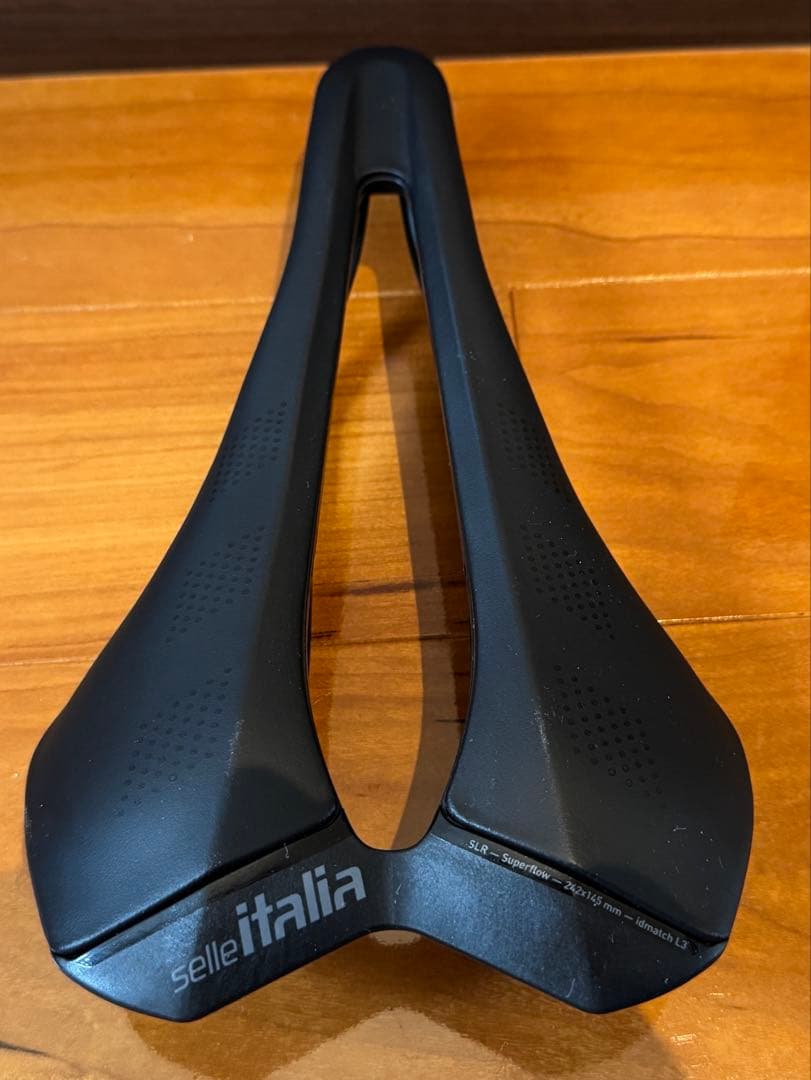 selle ITALIA（セライタリア）SLR L ほぼ新品