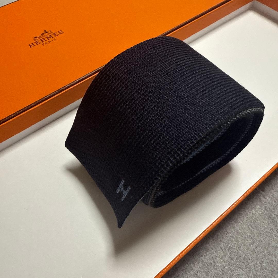 美品　エルメス　ネクタイ　ニットタイ　紺・黒・青・グレー　無地　H柄 4way