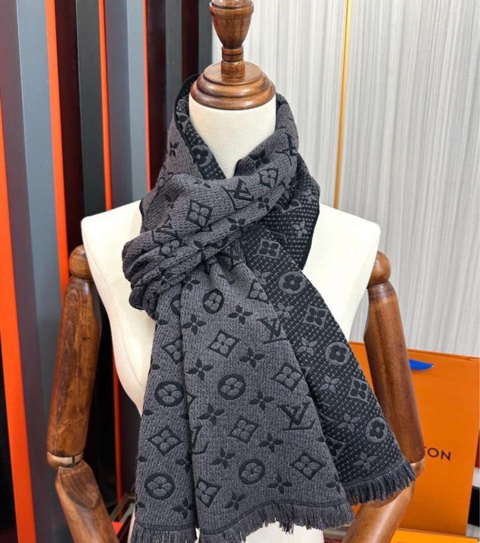 人気❗️新品箱紙袋付❗️LVロゴマフラー✨ヴィトンマフラー❗️ヴィトン　マフラー