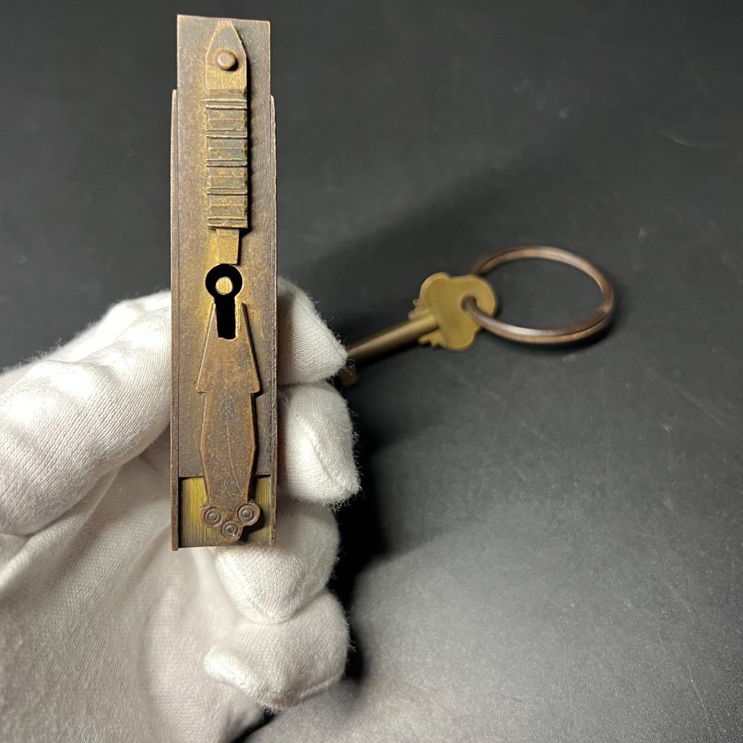 ◎古道具 庵々◎清末〜民国期 真鍮製カラクリ錠前 剣文様 ビットキー付◎珍品中国