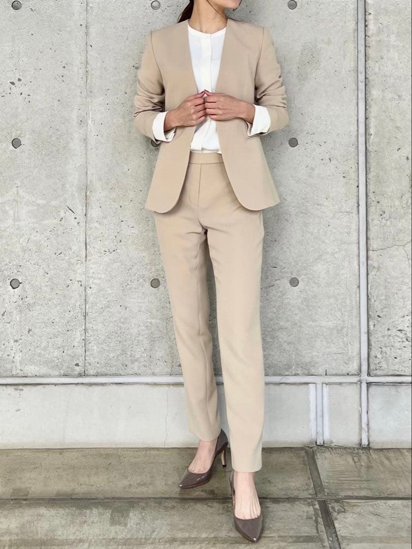 theory Classic Crepe パンツスーツ　ベージュ　サイズ2、4