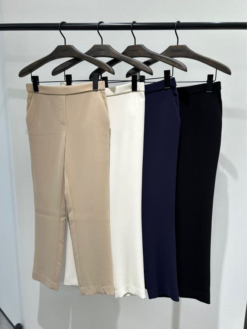 theory Classic Crepe パンツスーツ　ベージュ　サイズ2、4