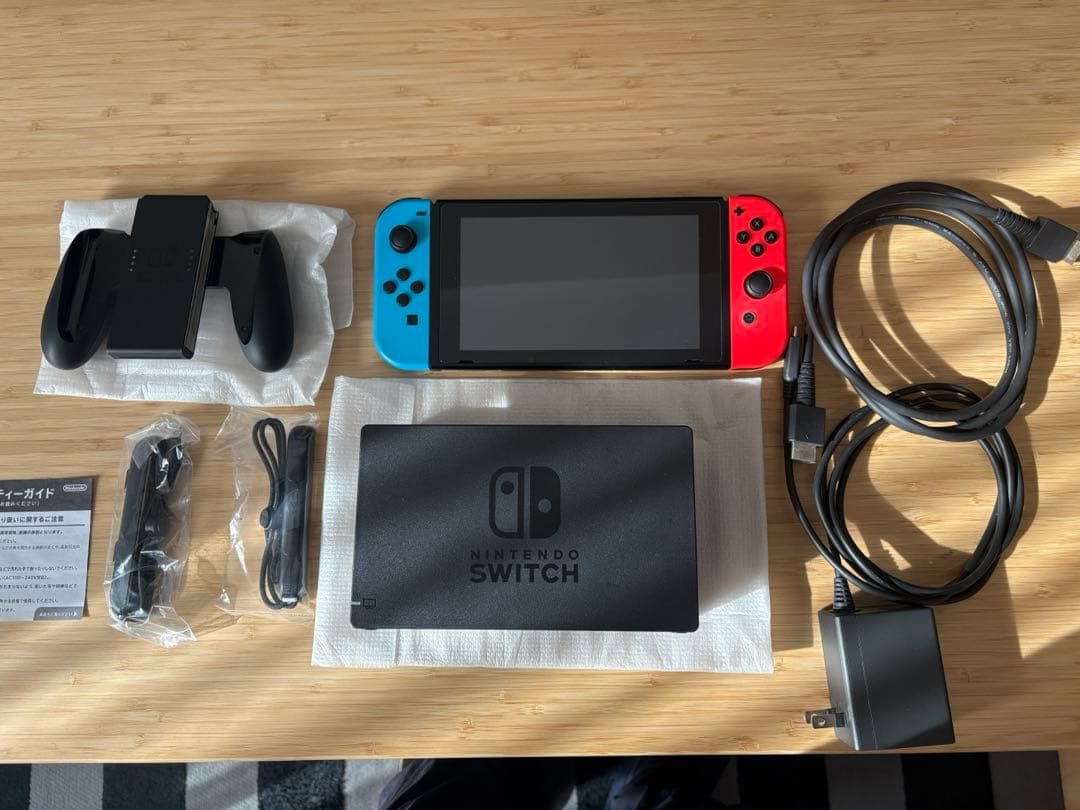 Nintendo Switch 本体　ホリパッドコントローラー付き