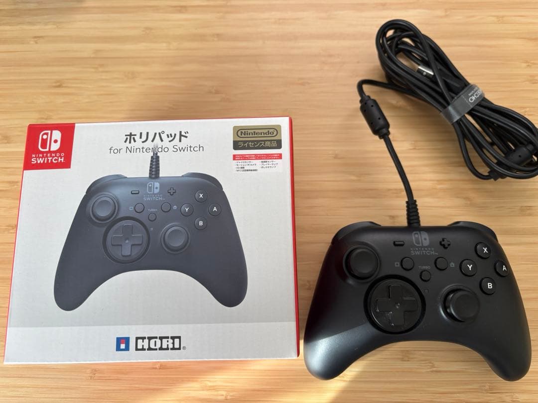 Nintendo Switch 本体　ホリパッドコントローラー付き