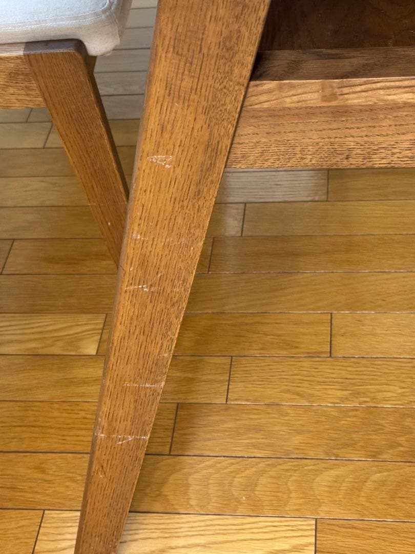 unico Addy 木製ダイニングテーブル