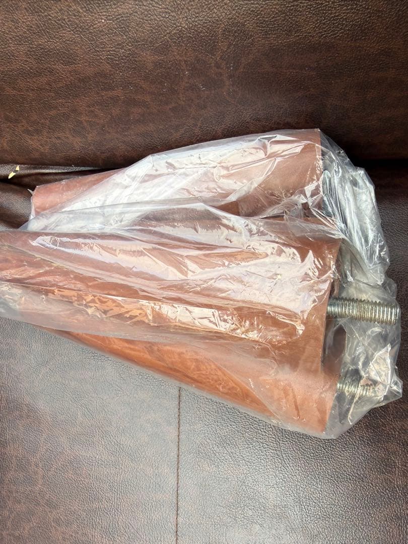 セルタン　ブラウン 2人掛けソファ 脚部付き