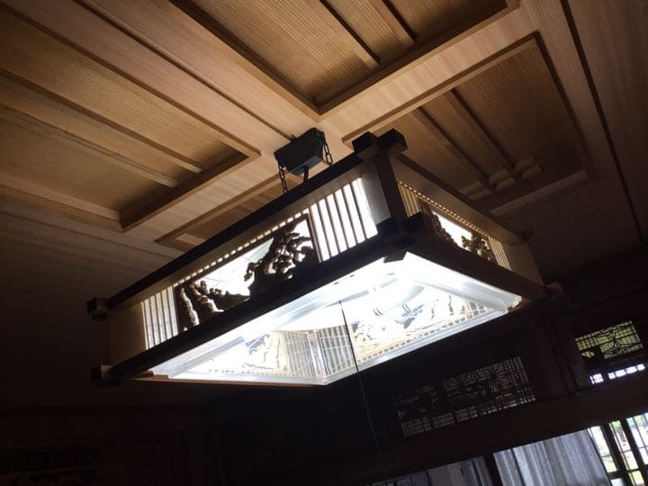 昭和モダンな吊り下げ型照明器具