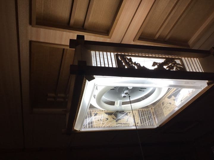 昭和モダンな吊り下げ型照明器具