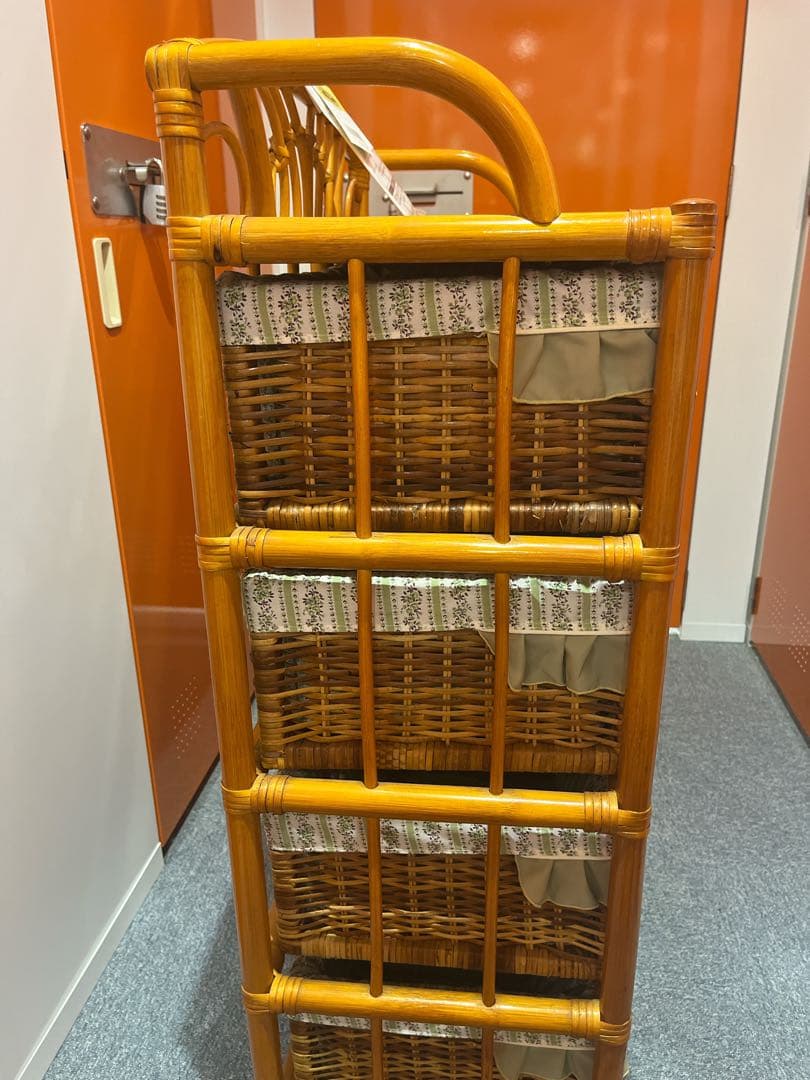 【新品】ラタン　４段ラック　ランドリー　キャスター付　籐家具　レトロ家具