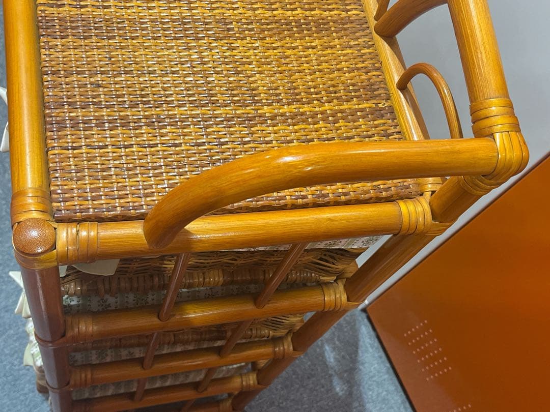 【新品】ラタン　４段ラック　ランドリー　キャスター付　籐家具　レトロ家具