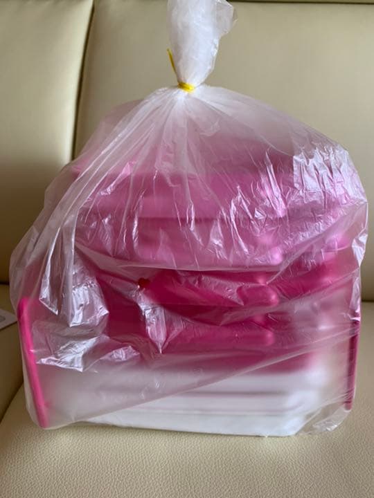 今だけ値下げ★タッパーウエア ピンクとカラフルカルテット２点