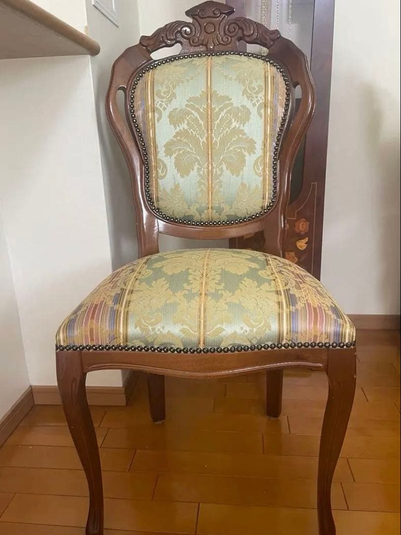 美品ダイニングチェア　猫脚椅子　一脚　イタリア製　1人用椅子　インテリア