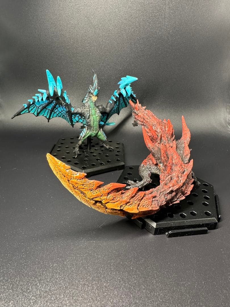 RKA　モンスターハンター　フィギュア　滅刃ディノバルド&青電主ライゼクス