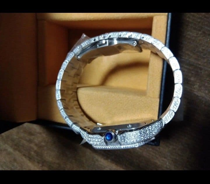 refindのモアサナイト腕時計自動巻