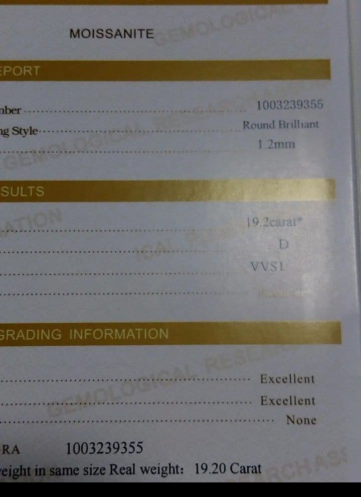 refindのモアサナイト腕時計自動巻