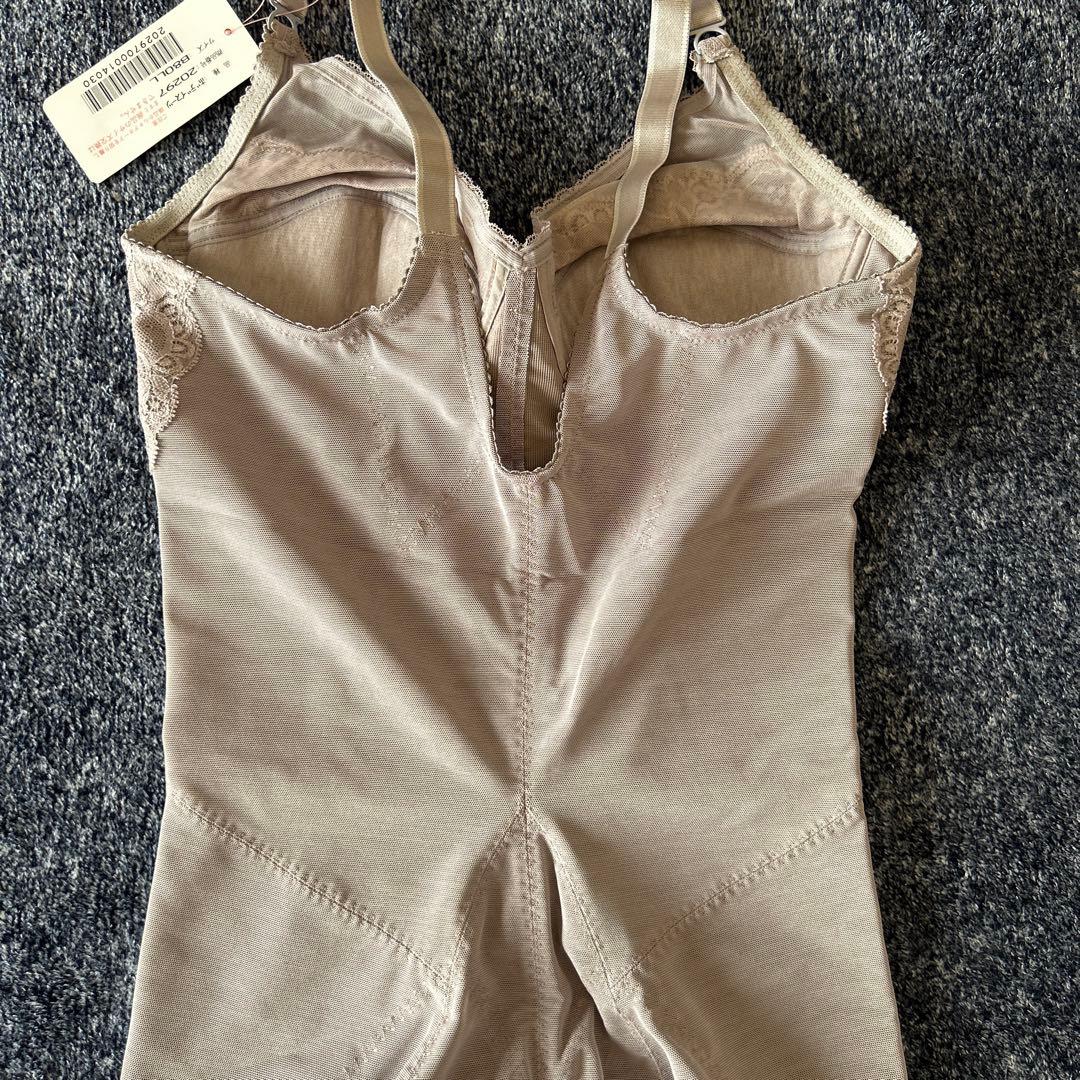 【新品・タグ付き】ダイアナ　 ダイアジェンヌ　ボディスーツ　補整下着　B80LL