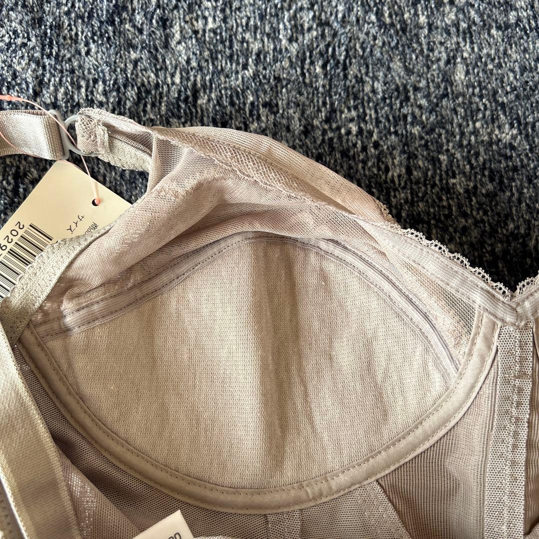 【新品・タグ付き】ダイアナ　 ダイアジェンヌ　ボディスーツ　補整下着　B80LL