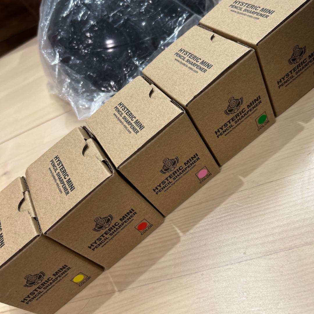 ヒステリックミニ　１３点セット　ポンプディスペンサー　鉛筆削り　ケース