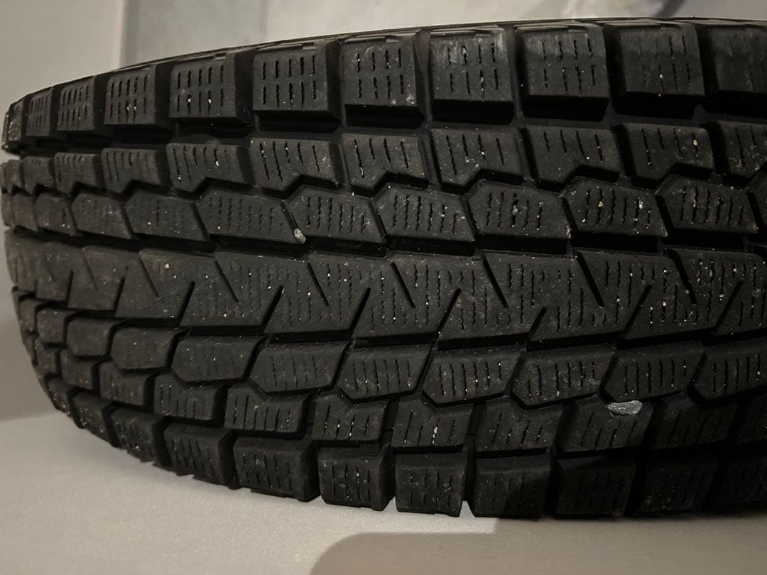 ハイエース純正スタッドレスタイヤホイール①