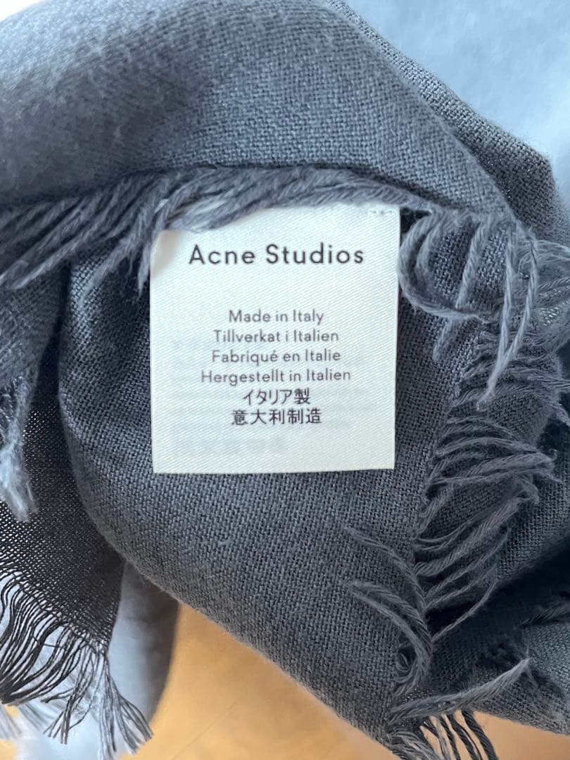 Acne Studios 大判ストール