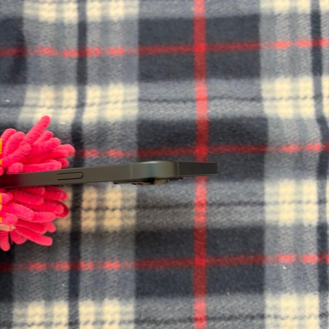 Apple iPhone 13 ミッドナイト 本体　SIMフリー