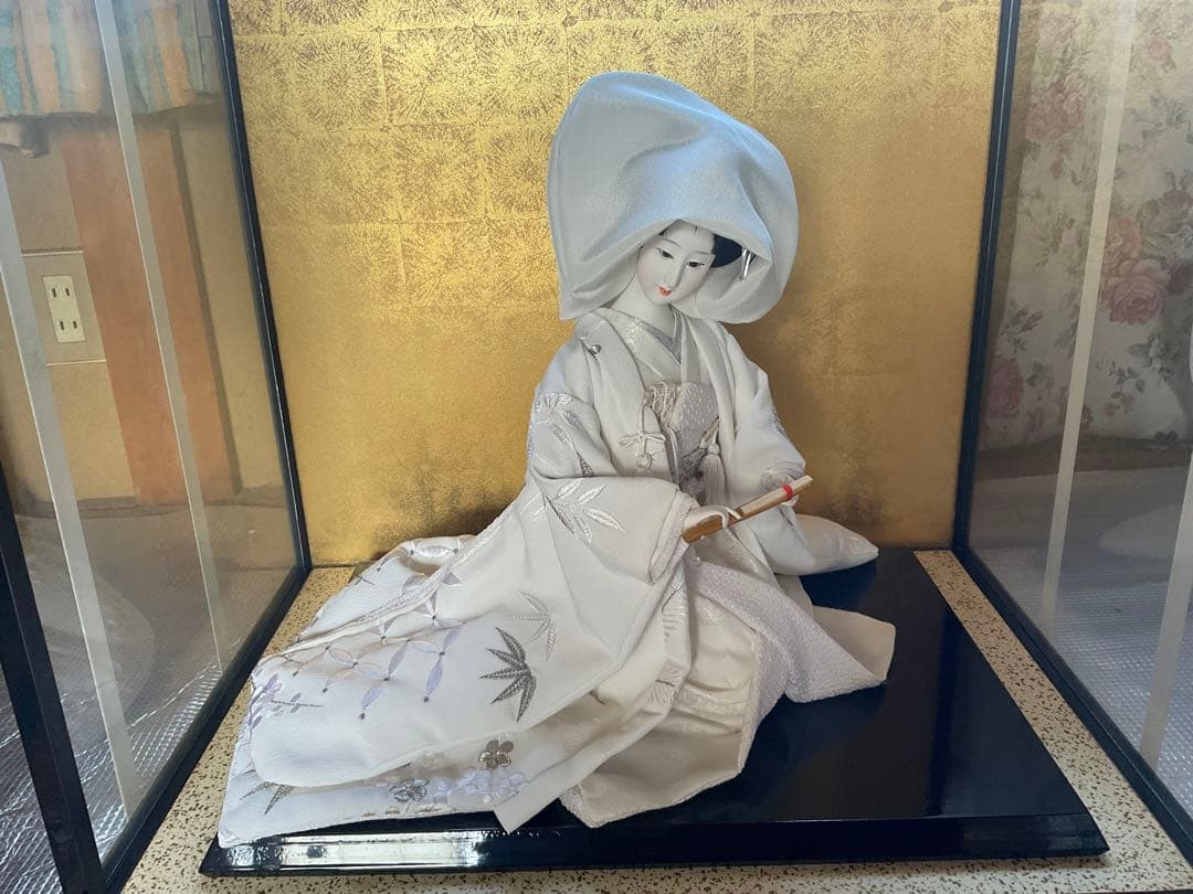 純白・花嫁人形。ガラスケース付き、梱包箱付き【新品・未使用品　作者不明？美品】。