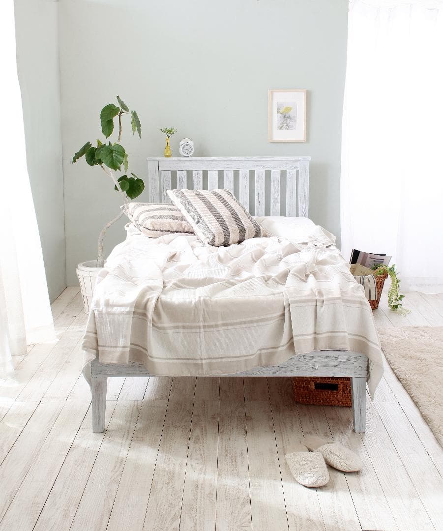 シャビー調のアンティークベッド【シングル　マットレスなし】