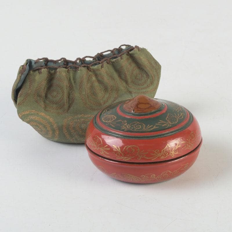 茶道具　朱塗　貝蒔絵　香合　仕覆付　朱書花押あり　V　9854