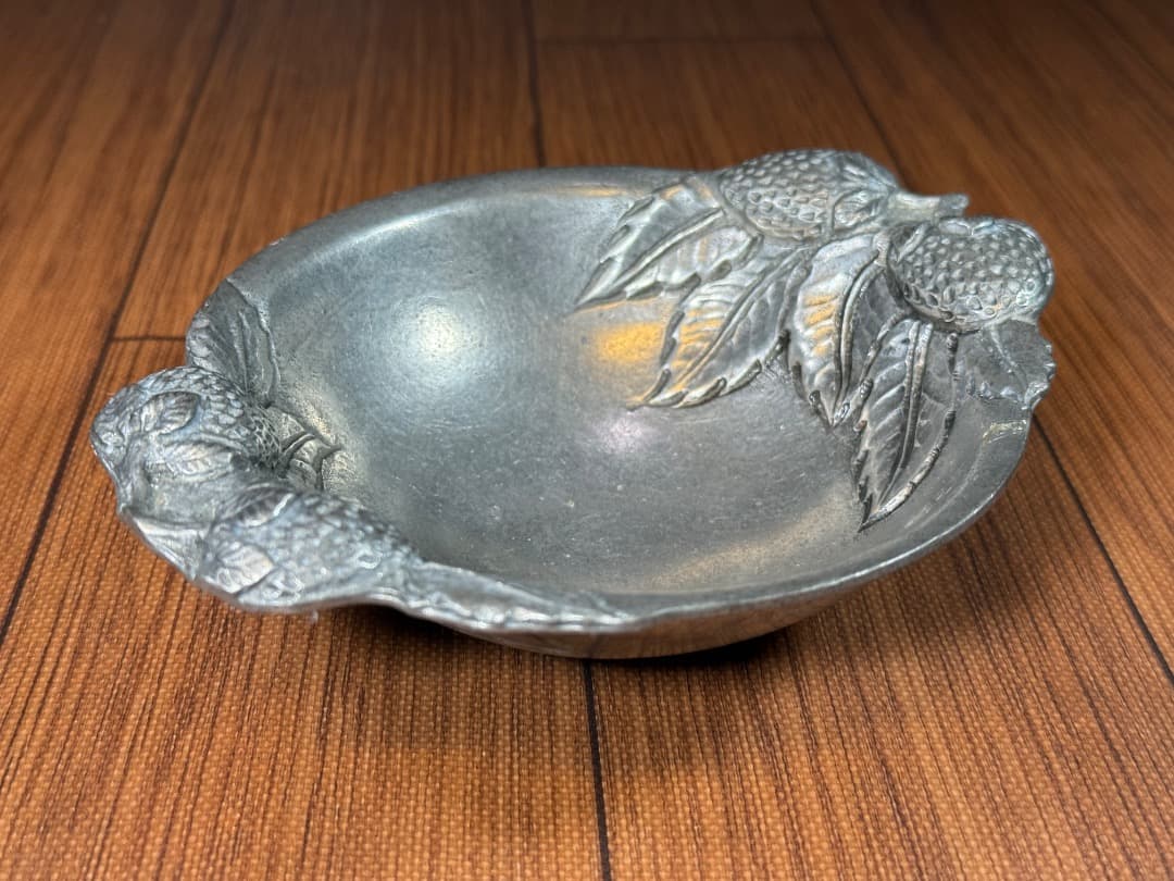 【アンティーク】ピューター製 小物入れ イチゴ