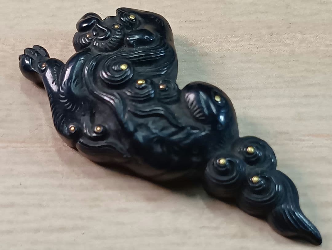 煙草入れ／獅子前金具