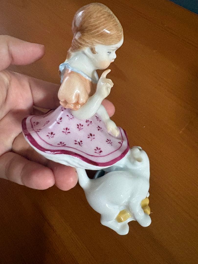 Herend ヘレンドフィギュリン 陶器人形少女と猫