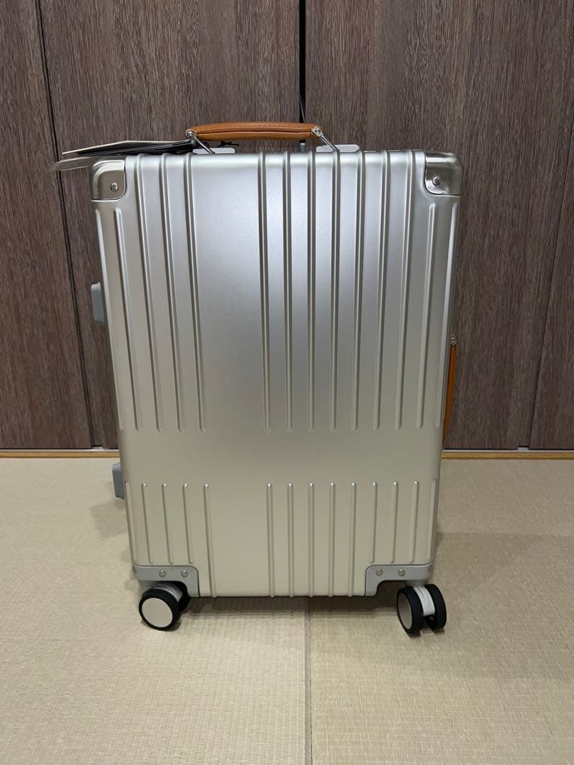 イノベーター スーツケースINV1811STP Sterling Silver