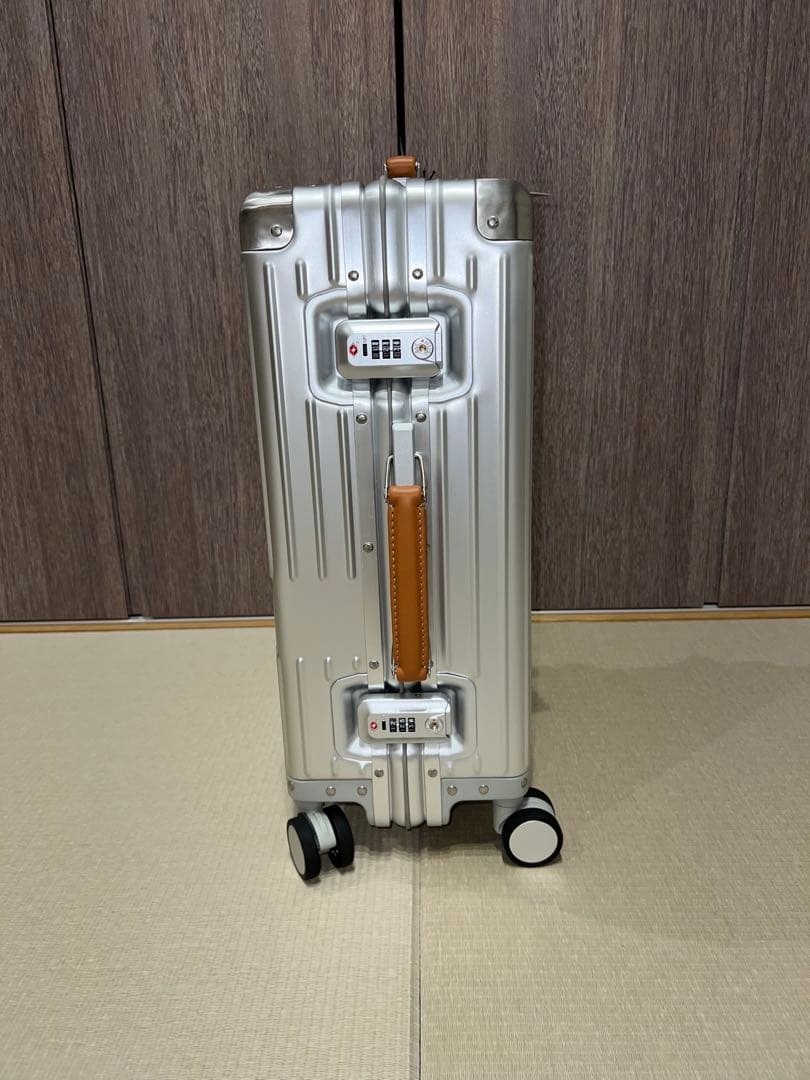 イノベーター スーツケースINV1811STP Sterling Silver