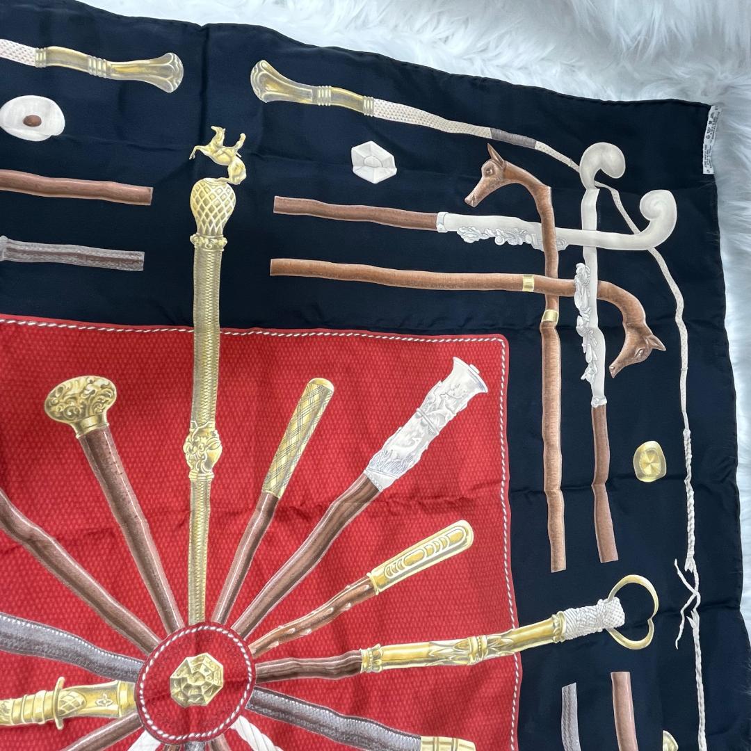 エルメス カレ90 大判スカーフ　シルク100％ 濃ネイビー　タグあり