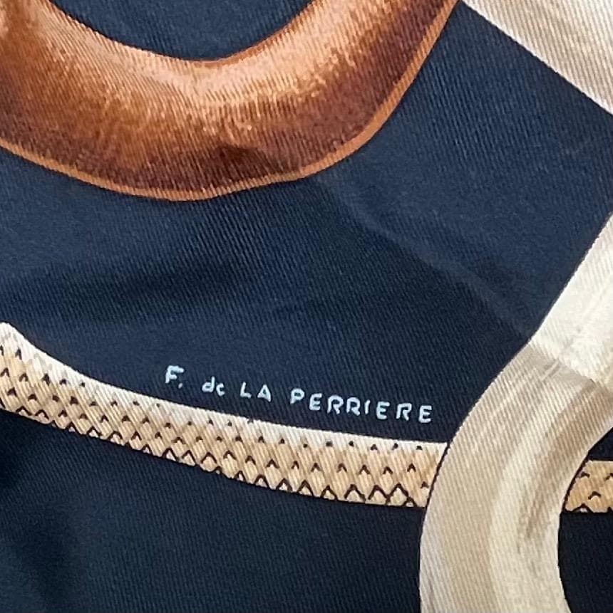 エルメス カレ90 大判スカーフ　シルク100％ 濃ネイビー　タグあり