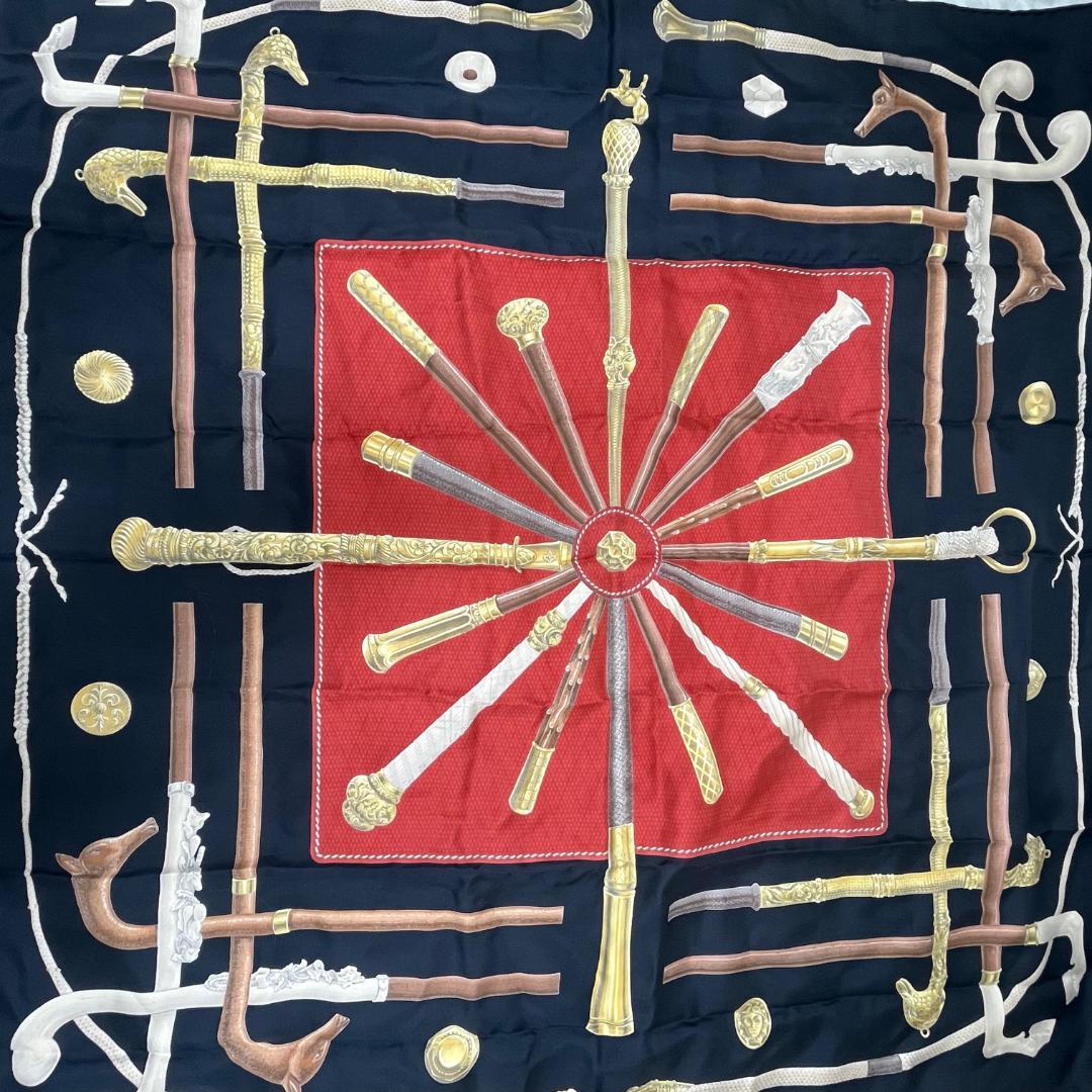 エルメス カレ90 大判スカーフ　シルク100％ 濃ネイビー　タグあり