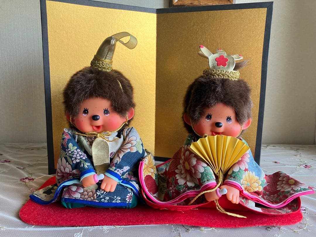 モンチッチ　雛人形セット　 金屏風付き　着物の柄が素敵です