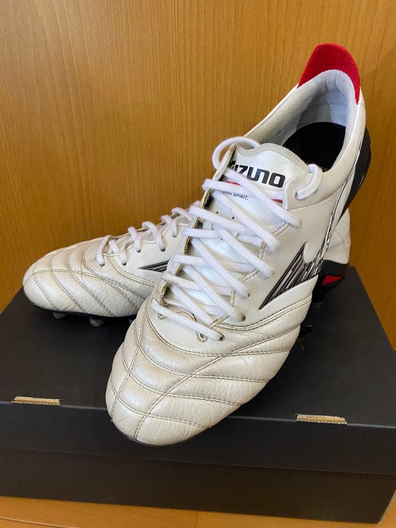 Mizuno サッカーシューズ ホワイト/レッド モレリアネオ4
