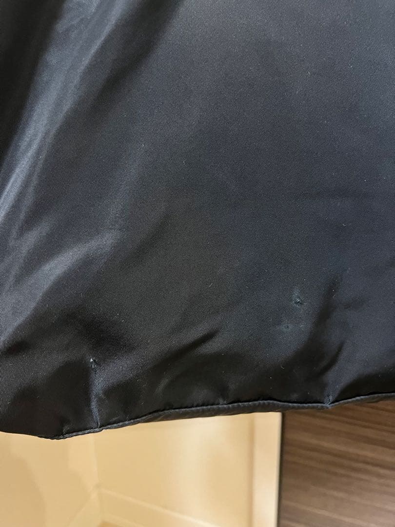 【人気】PRADA ナイロン トートバッグ 三角プレート 王冠