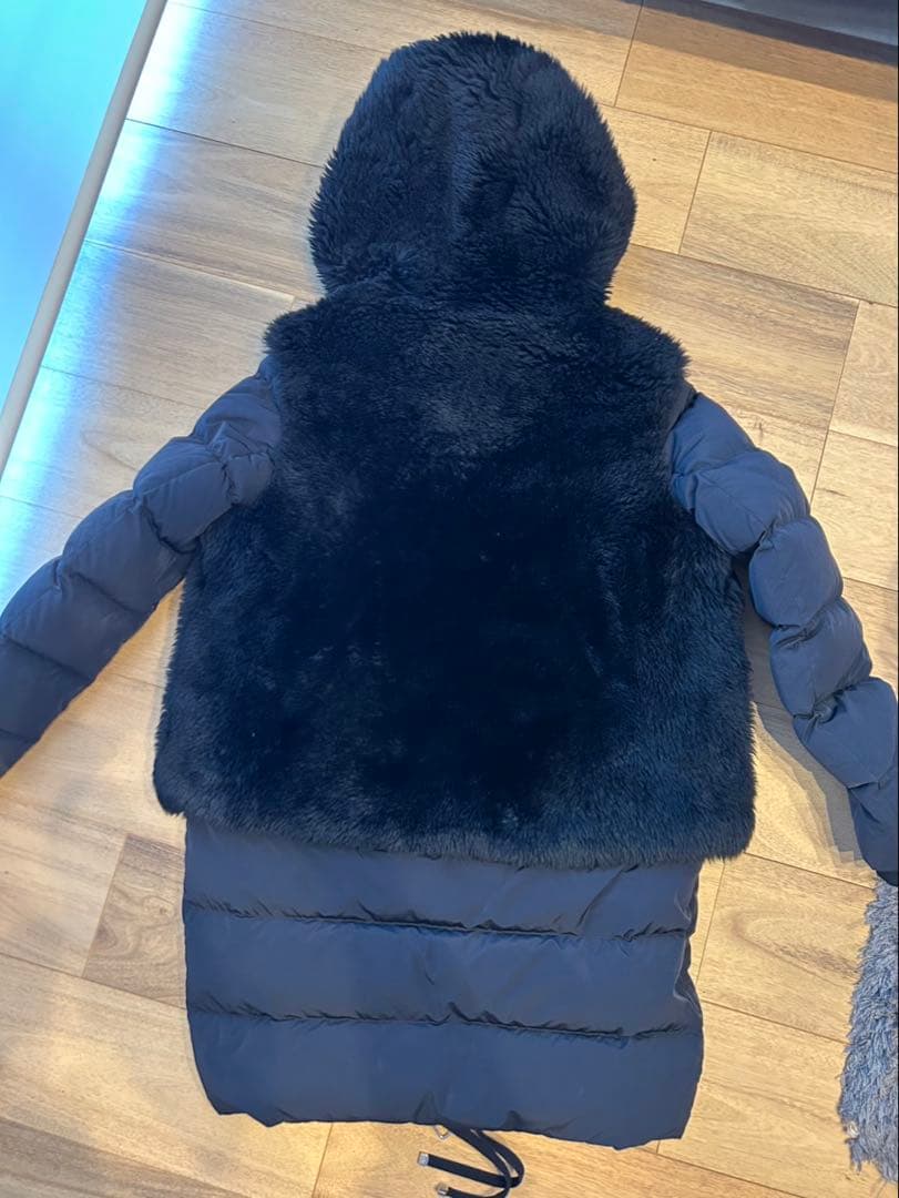 フード付きブラックダウンジャケット【クリーニング済】DUNO