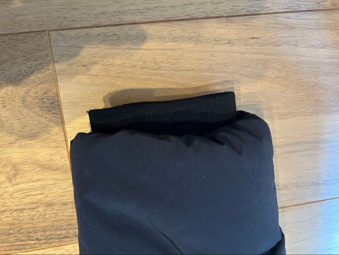 フード付きブラックダウンジャケット【クリーニング済】DUNO