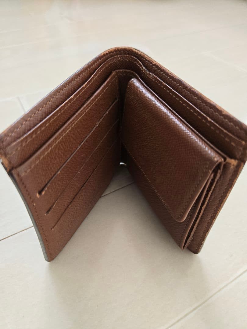 ルイヴィトン折りたたみ財布