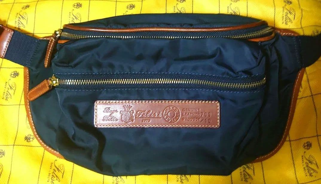 週末限定価格　フェリージ 799/10 ボディバッグ ネイビー