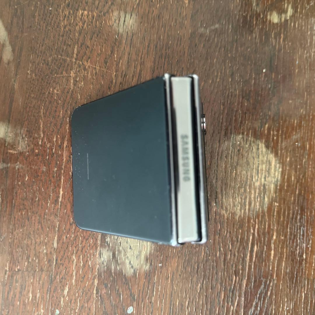 訳あり　GALAXY z flip4 海外版　SIMフリー