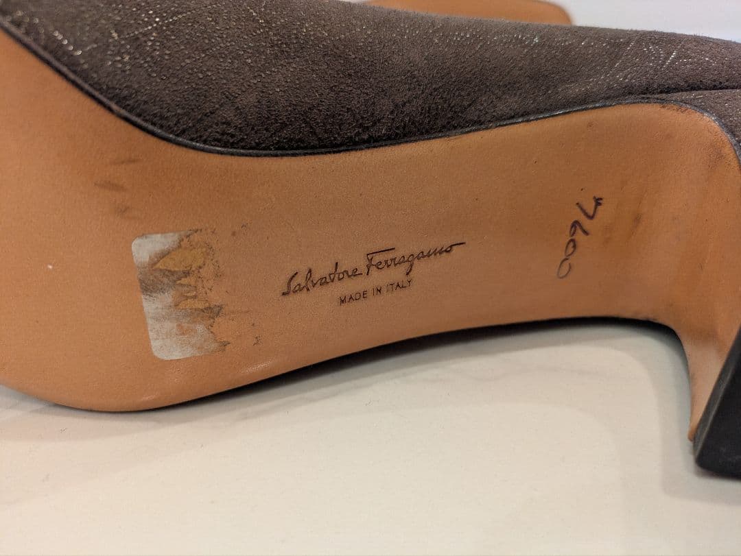 フェラガモ未使用新品パンプス　サイズ8