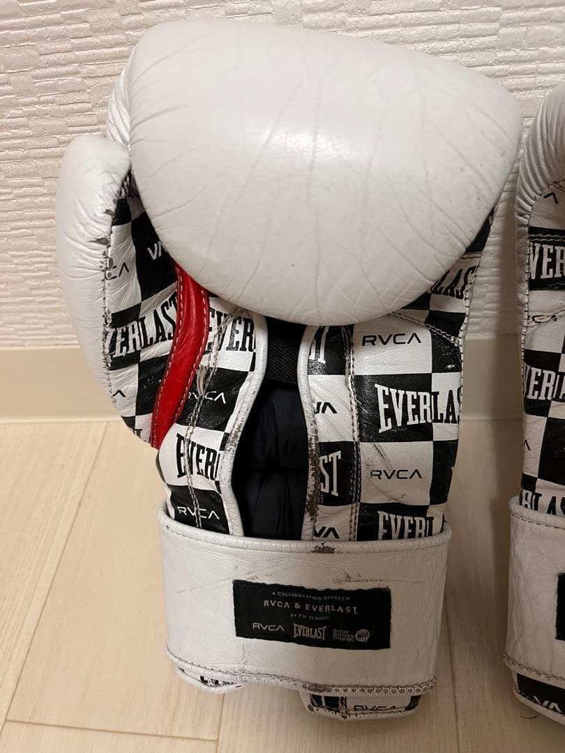 RVCA & EVERLAST 14 oz ボクシンググローブ 中古品